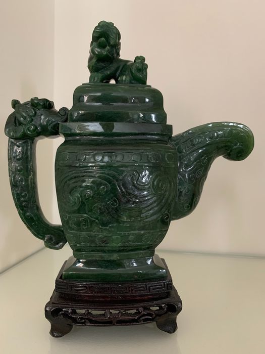 Bule em jade verde imperial
