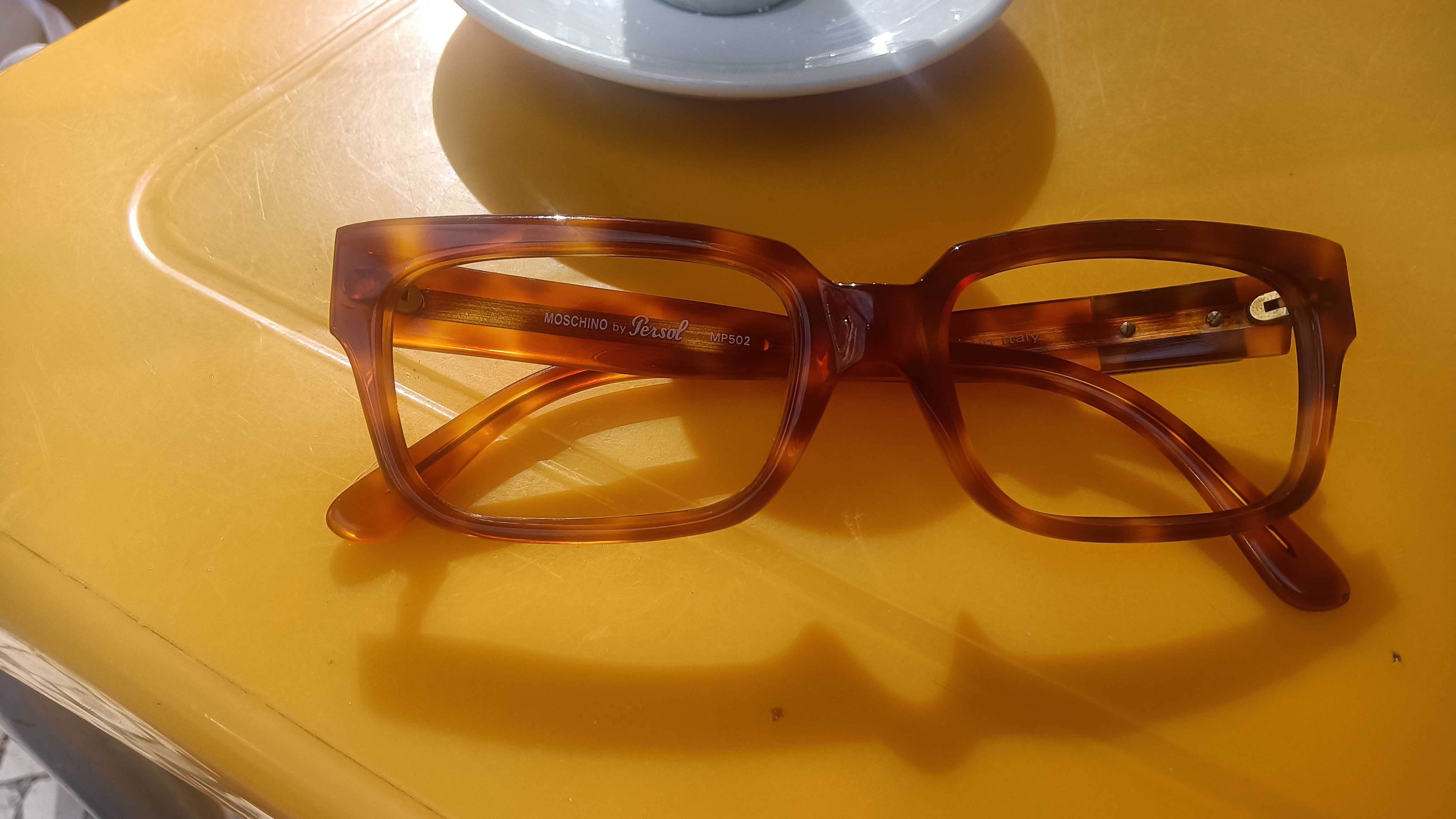 Armação óculos Moschino by persol