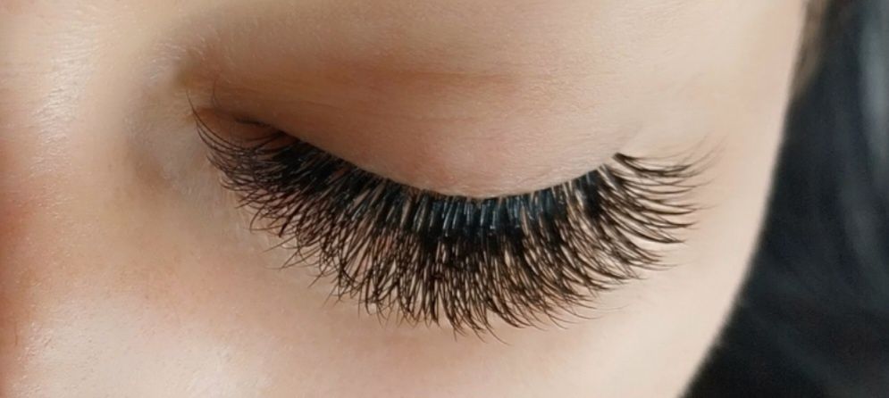 Przedłużanie rzęs
