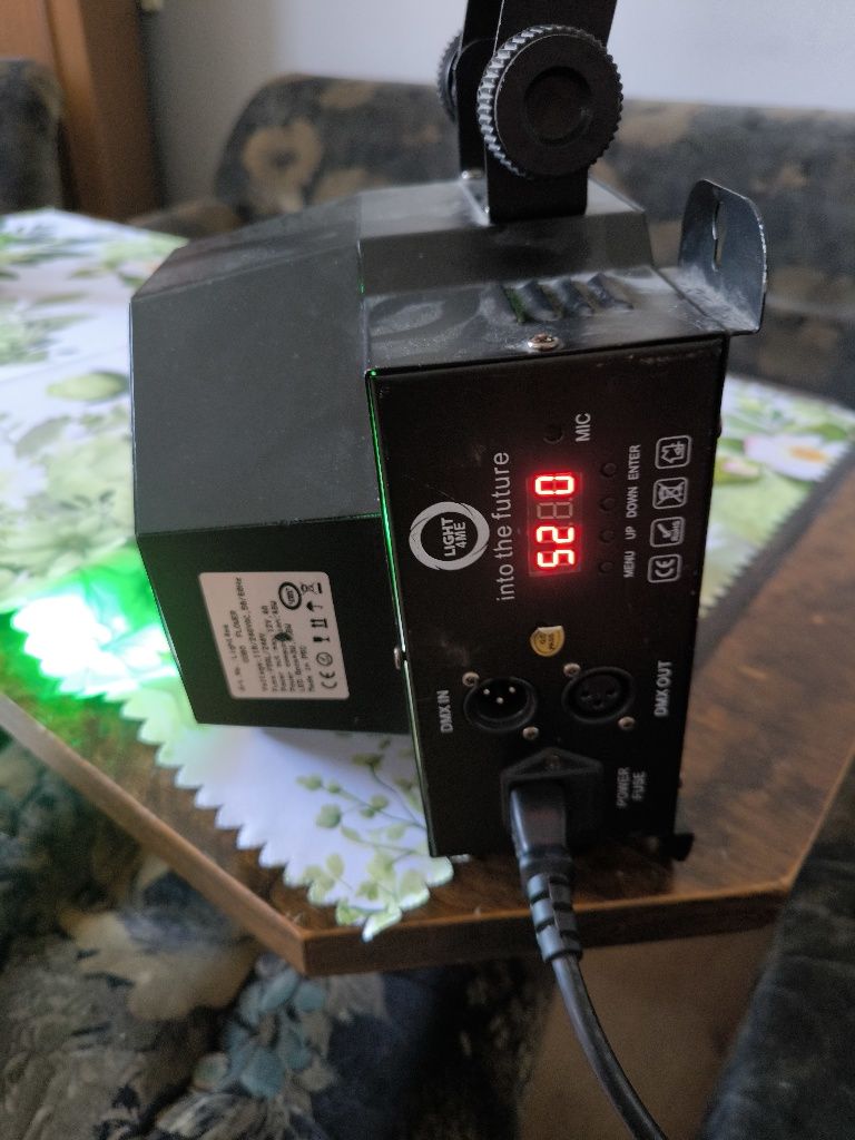 Lampa Revo uszkodzona pleksa tylko.