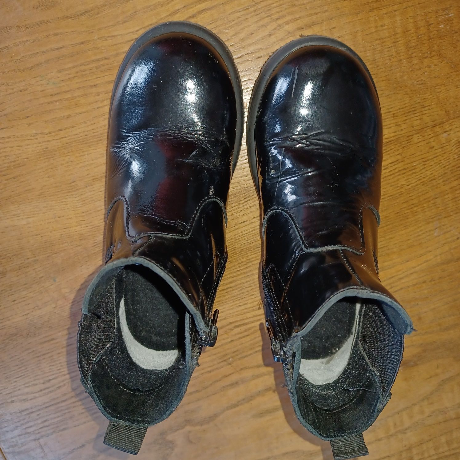 Botki lakierowane lasocki r. 28