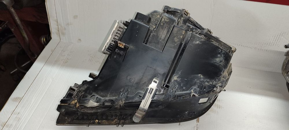 Lampy przód lewa prawa Bmw 7 F01 F02 2008 - 2015 Bi Xenon Led Skrętny