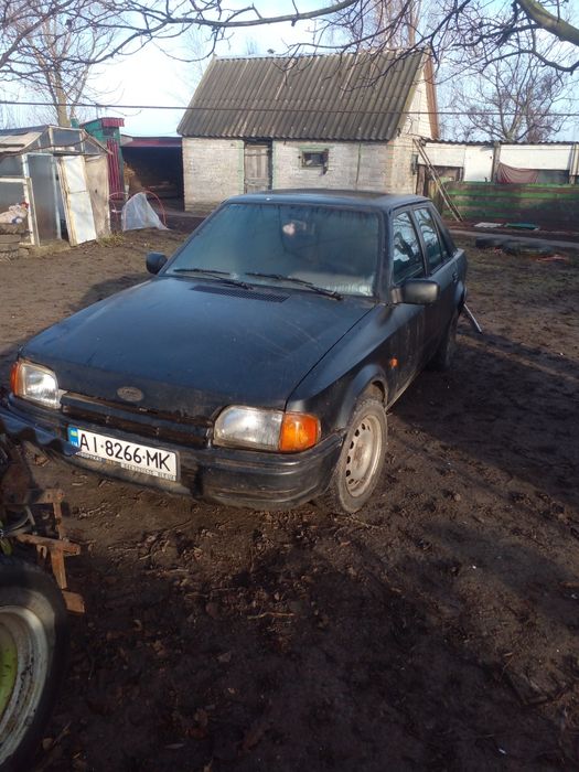 Продам Форд Ескорт 1.4 бензин 1988 року