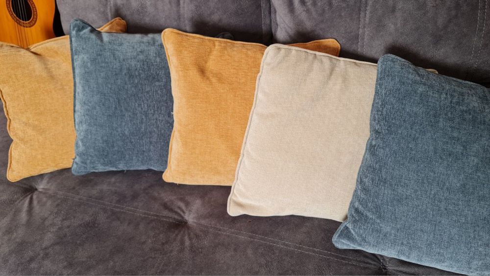 Подушка для дивану