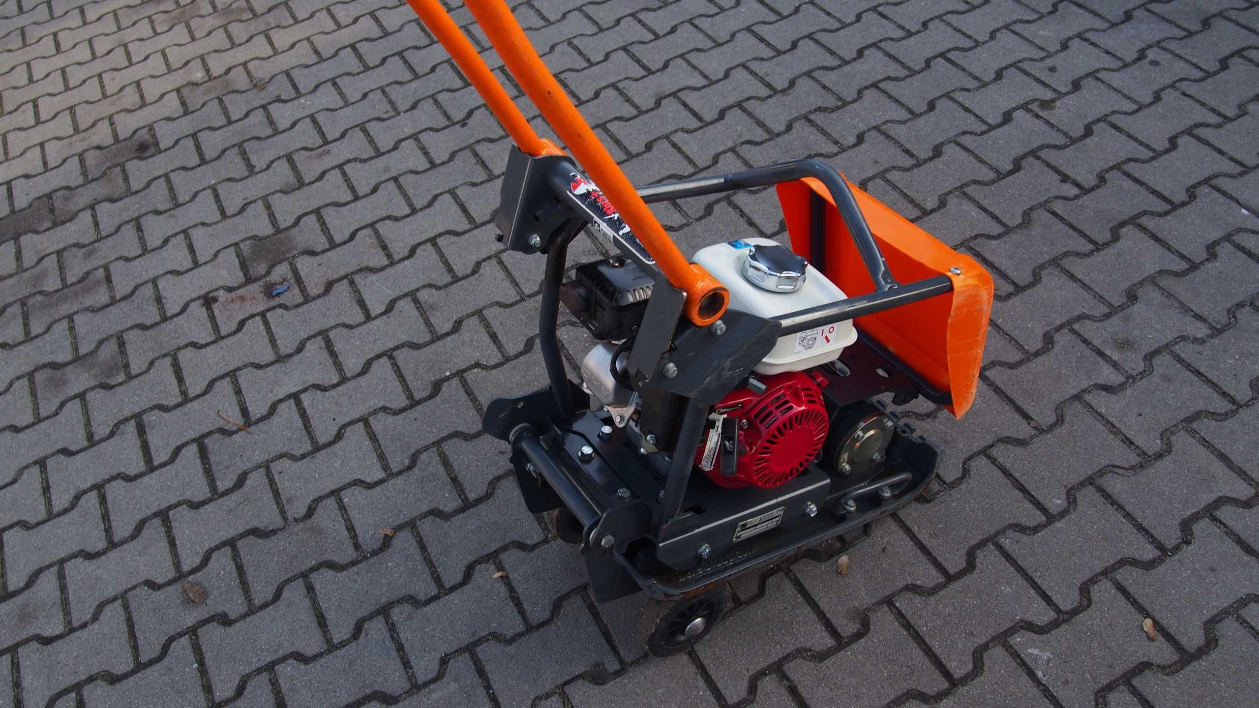 Belle  FC 3612 E 81 kg HONDA GX 120  Zageszczarka Ubijarka ubijak