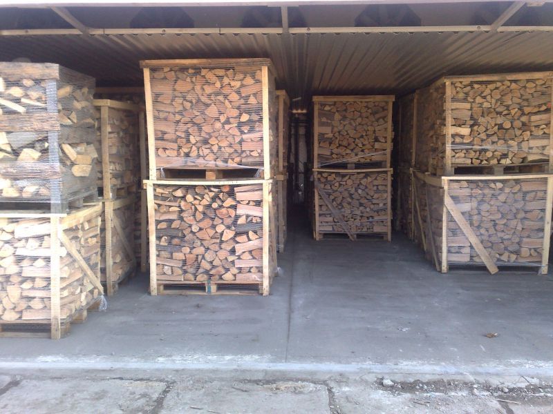 Drewno kominkowe połupane w paletach