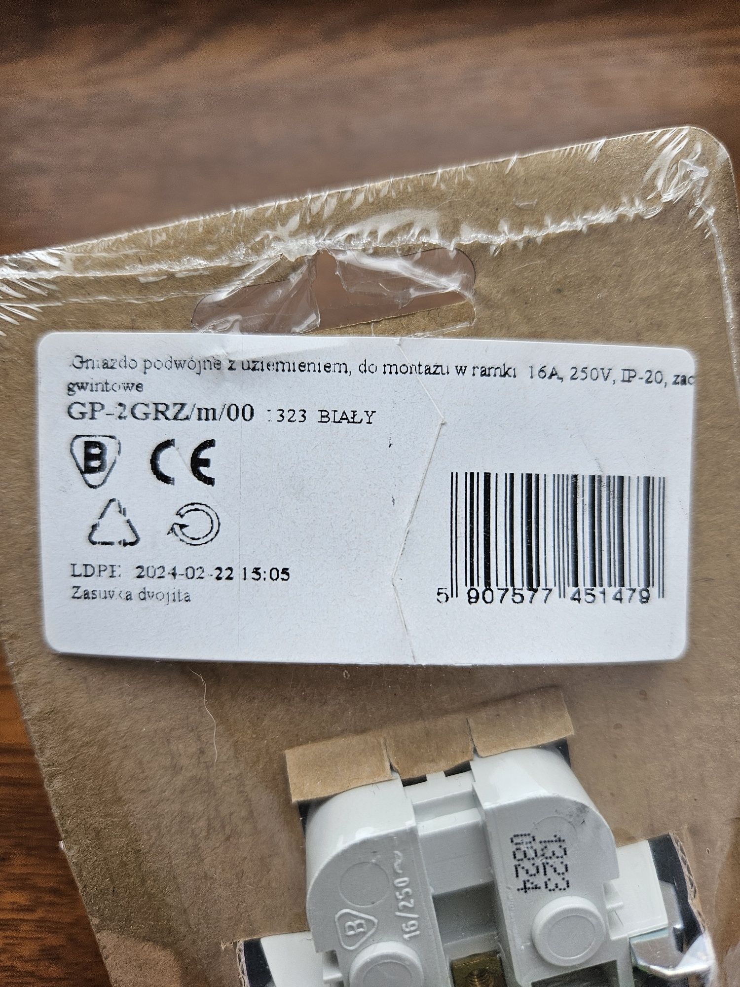 Gniazdka 4 sztuki