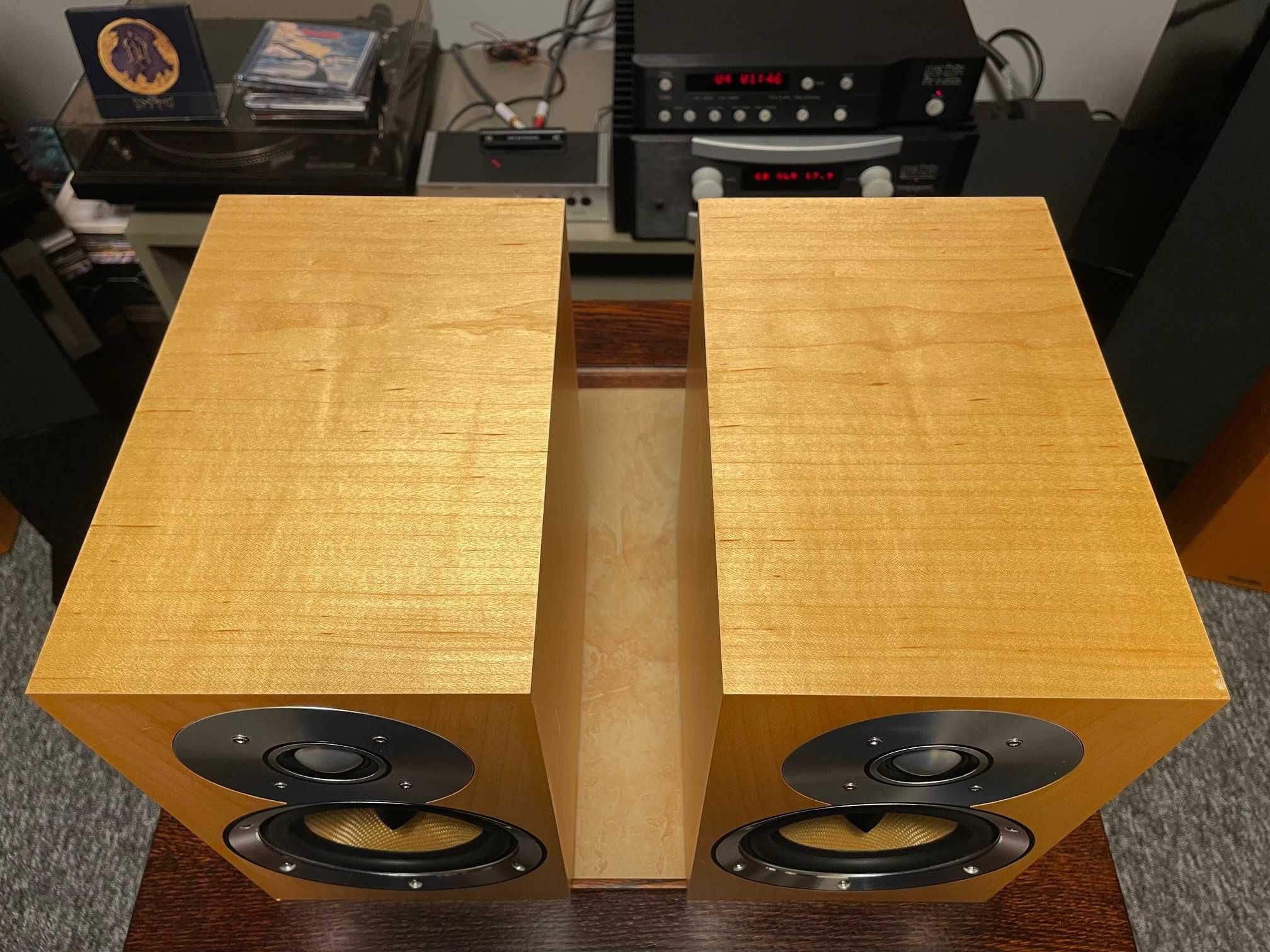 Kolumny podstawkowe monitory Bowers & Wilkins CM1