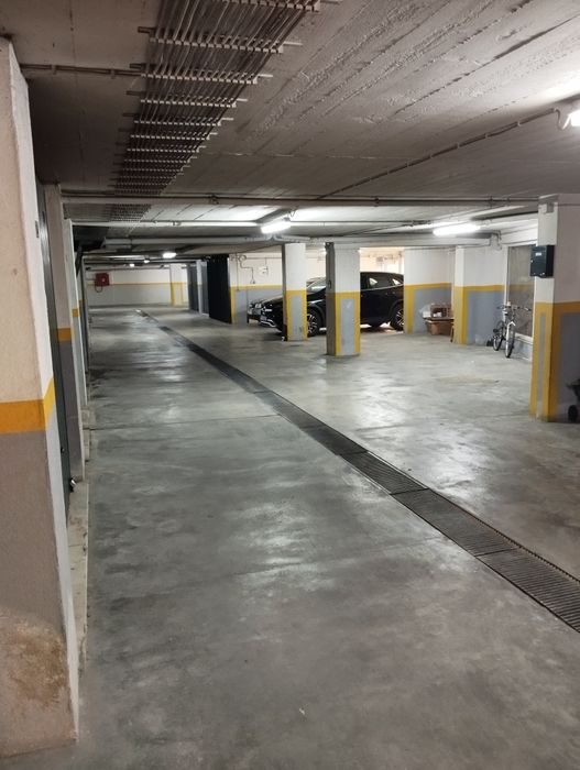 Garagem a venda, Setúbal (Montalvão)