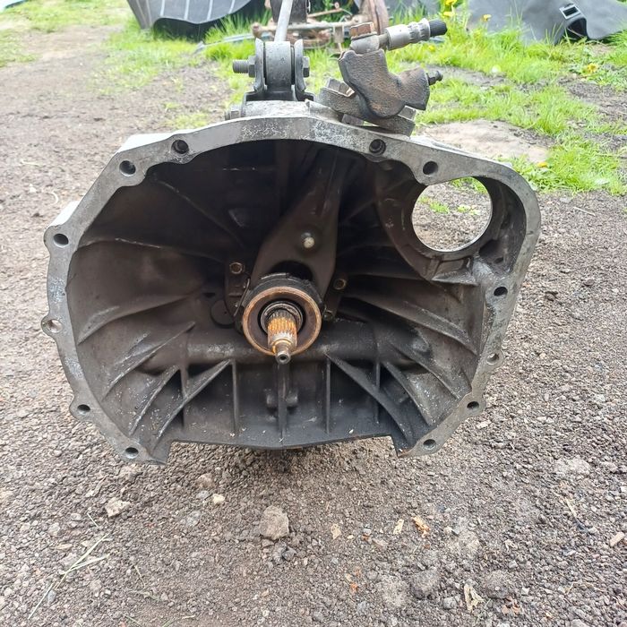 Subaru forester SF 1 2.0 бензин 00-02r кпп з роздаткою коробка передач