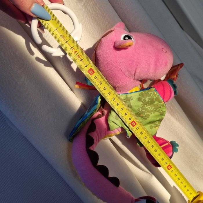 Smok smoczyca Lamaze pluszowa zawieszka maskotka grzechotka Lamaze