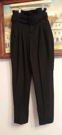 Czarne spodnie Bershka rozmiar 34