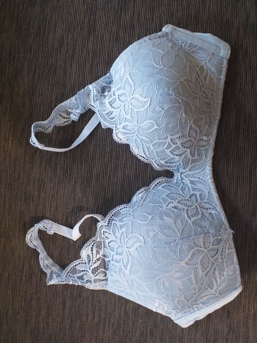 Miękki koronkowy biustonosz 85B błękitny