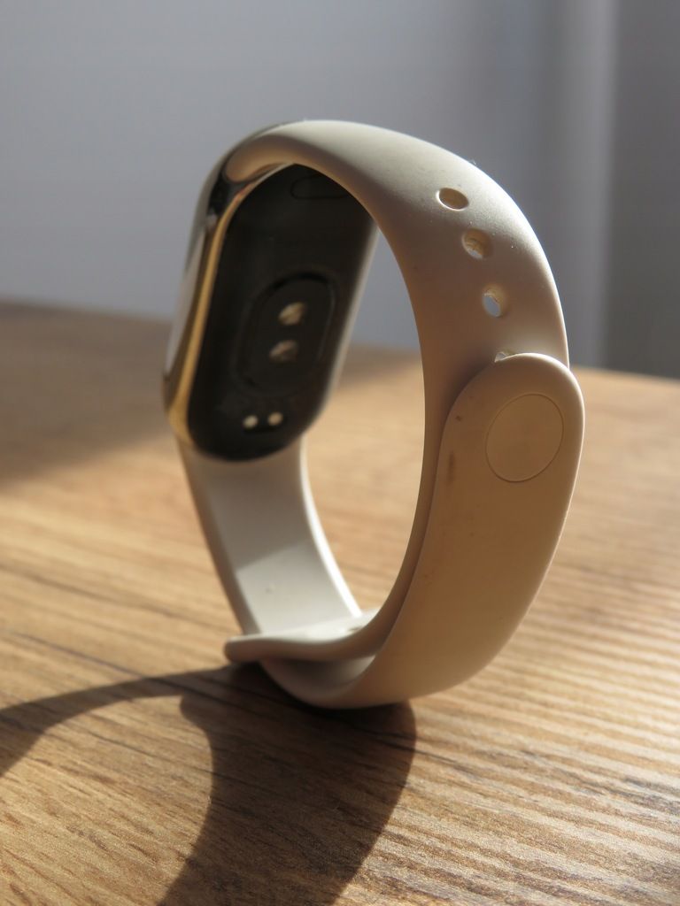 Xiaomi SmartBand 8 Inteligentna opaska Sen Stres Tętno beżowy/złoty