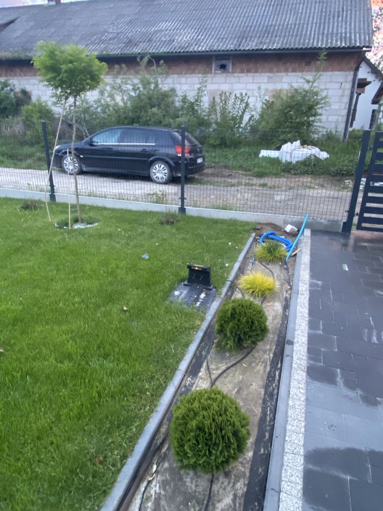 Robot koszacy NAC plus stacja oraz kabelki do rozprowadzenia.