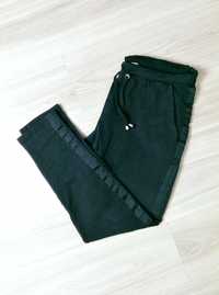 Spodnie dresowe dresy czarne wiązane na gumce M/L