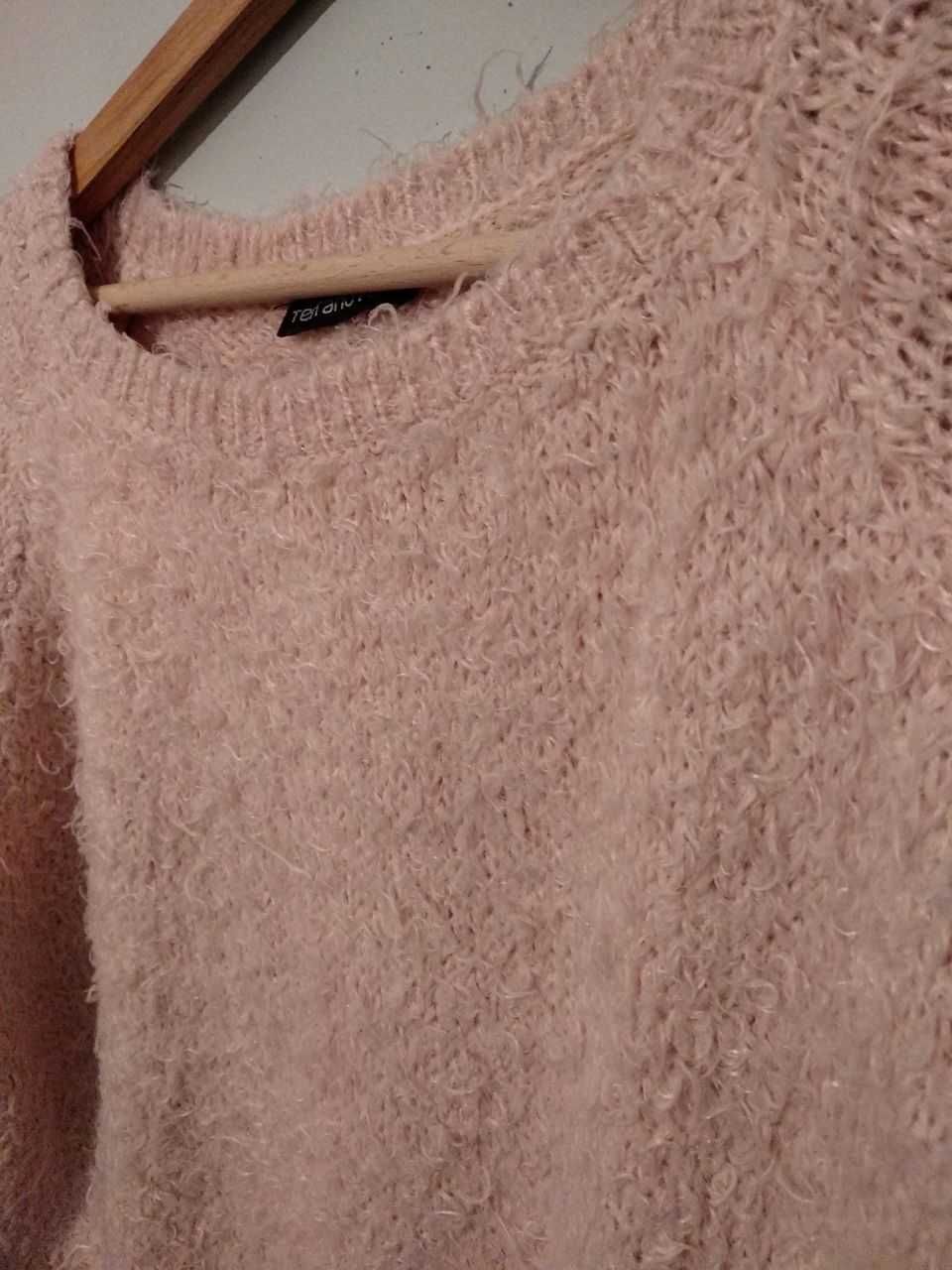Sweter brzoskwiniowy