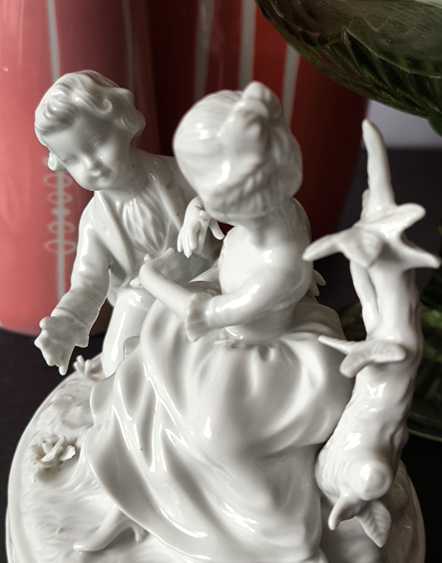 Piękna stara porcelana kolekcjonerska figurka Biała Para Capodimonte