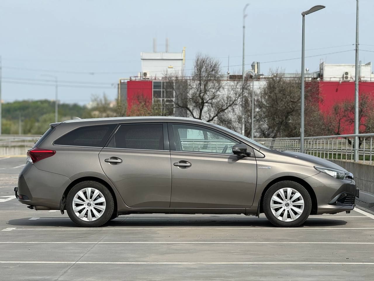 Toyota Auris  2015 року, Hybrid 1.8, автомат,передній привід, 167 т.км