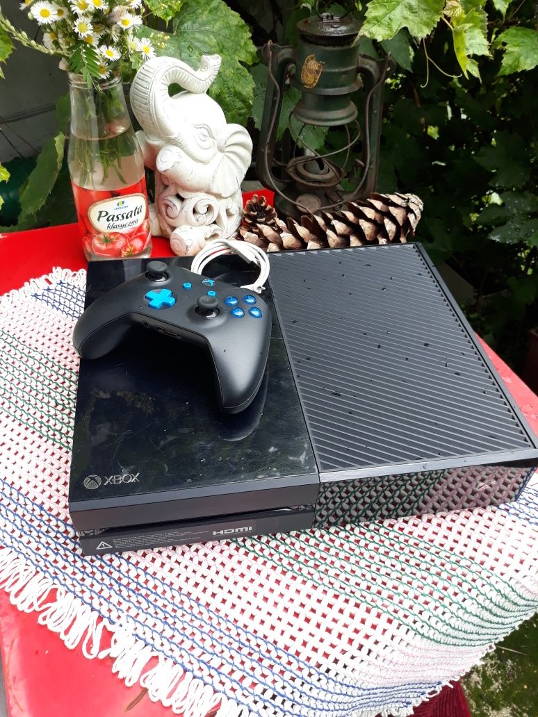 Konsola XBOX One  500GB plus pad po serwisie