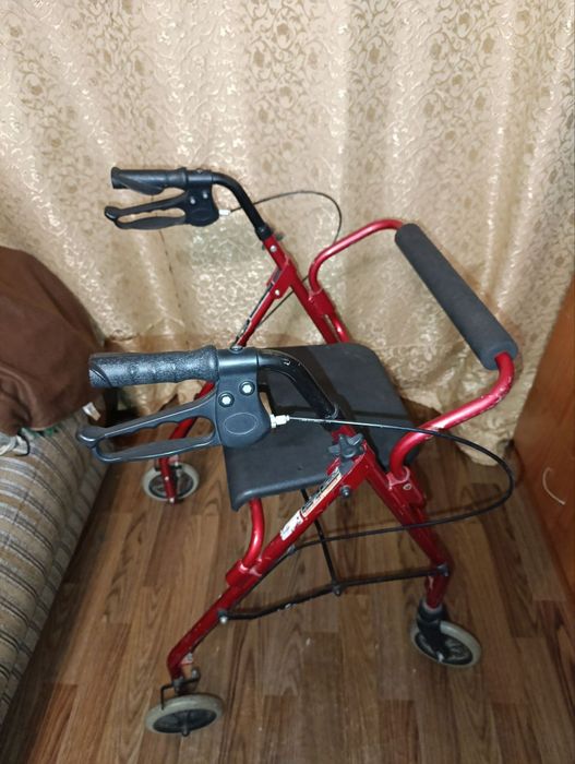 Ходунки для дорослих