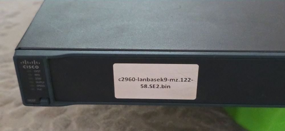 Комутатор керований Cisco Catalyst WS-C2960-24PC-L 24 V06 коммутатор