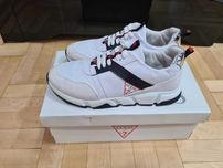 Sneakersy Guess dla chłopca w roz 36