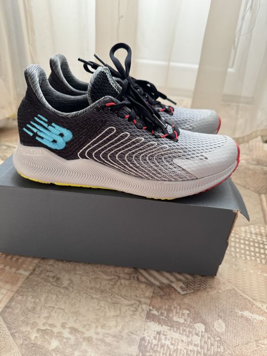 Кросівки New Balance FuelCell Propel 36