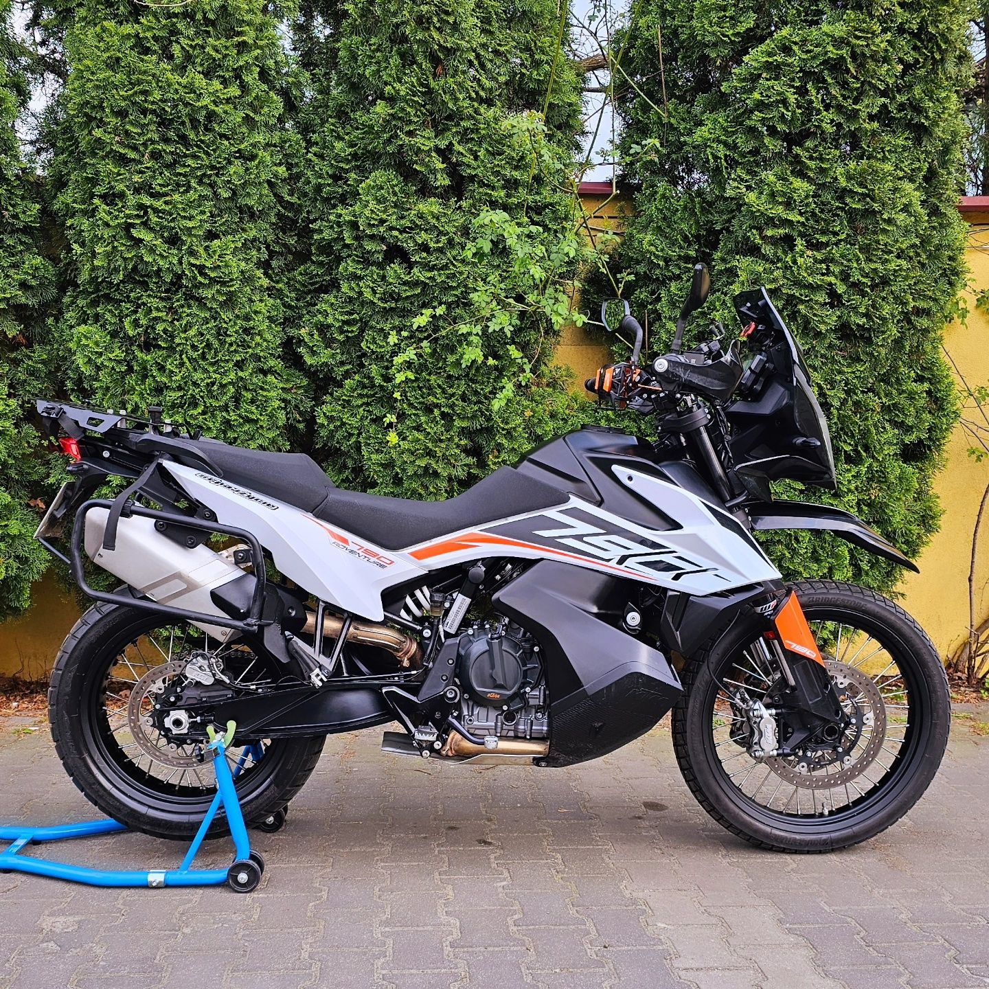 Wynajem KTM 790 Adventure sakwy szyby