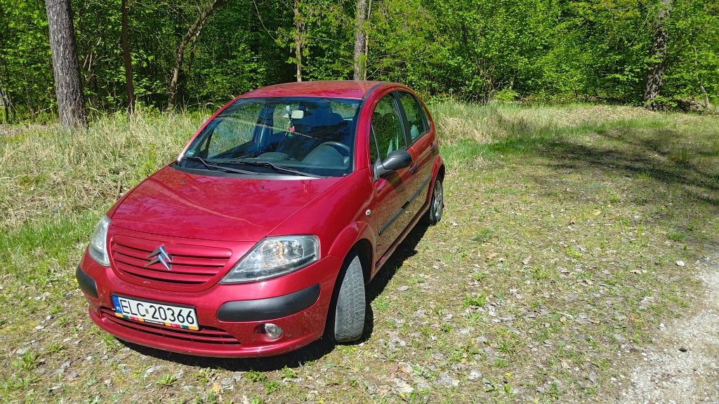 Ekonomiczny i Zadbany Citroen C3 (2004)Niski Przebieg, Pełna Dokumenta