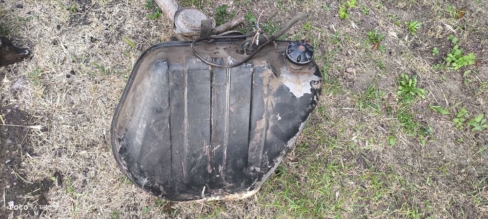 Продам бензобак ваз 2107