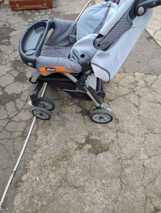 Продам коляску chicco