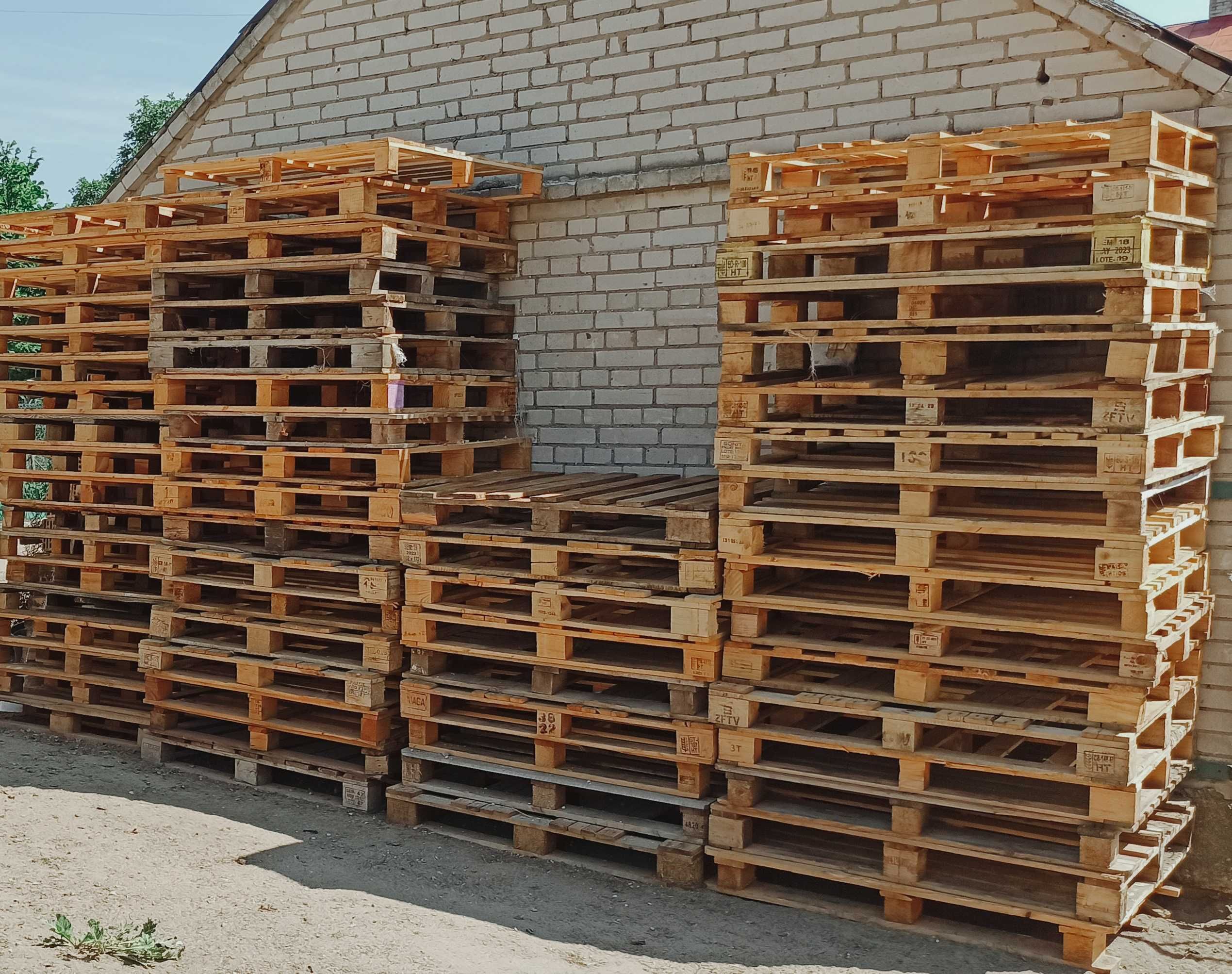 Palety meble ogrodowe 200 sztuk zwykłe euro 120x100 oraz 80x120