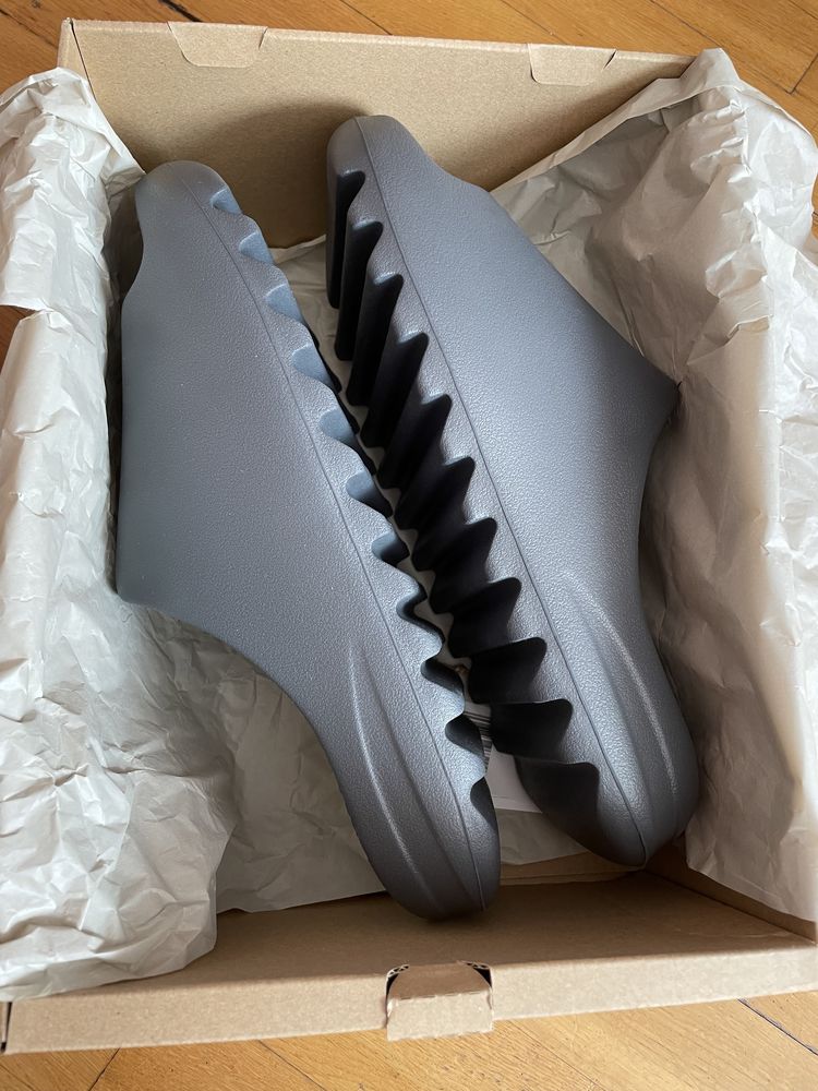 Adidas yeezy slide „slate grey”