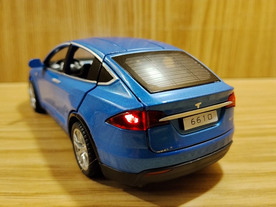 Модель Tesla model x 90d 1:32 Автосвит металл свет звук инерция Тесла