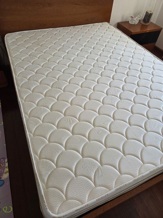 Móveis quarto sem cómoda. Colchão como novo