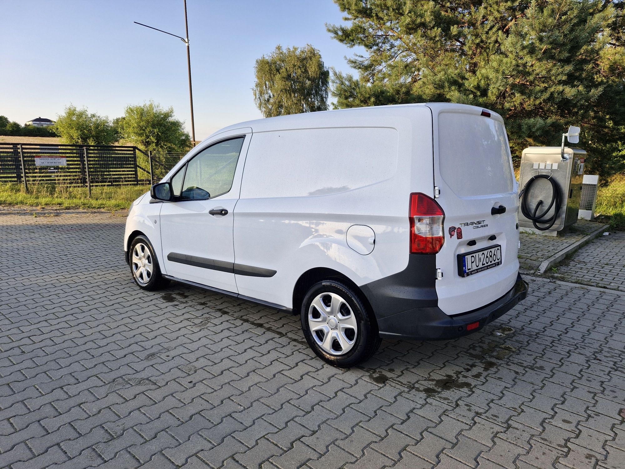 Ford Tranzit courier 2022r