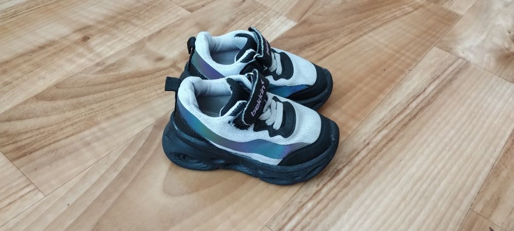 Adidasy dla dziewczynki bekkin 23