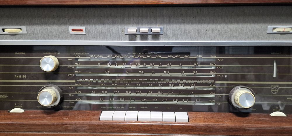 Philips Tropicalized Rádio Stereo a Válvulas Vintage