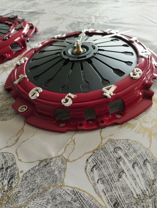 Zegar z docisku sprzęgła