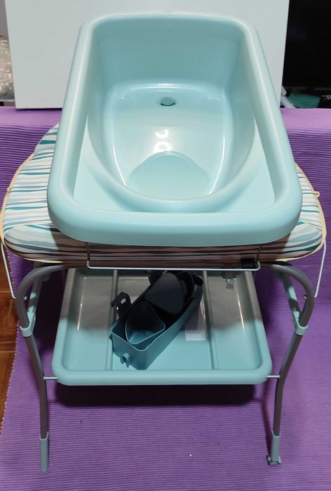 Fraldário com Banheira da Chicco