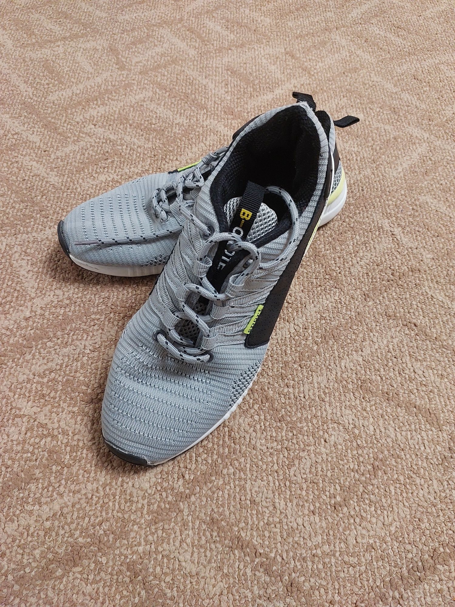 Кросівки Adidas: 39, 40 розміри