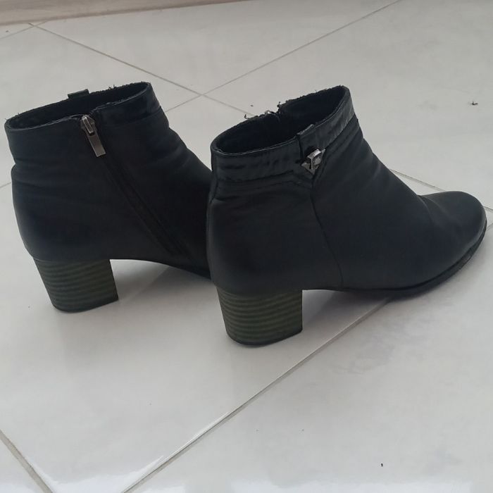 Ботинки шкіряні  .