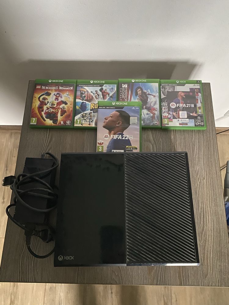 Xbox One + 5 gier