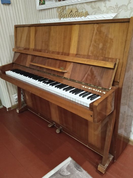 Піаніно, фортепіано Україна