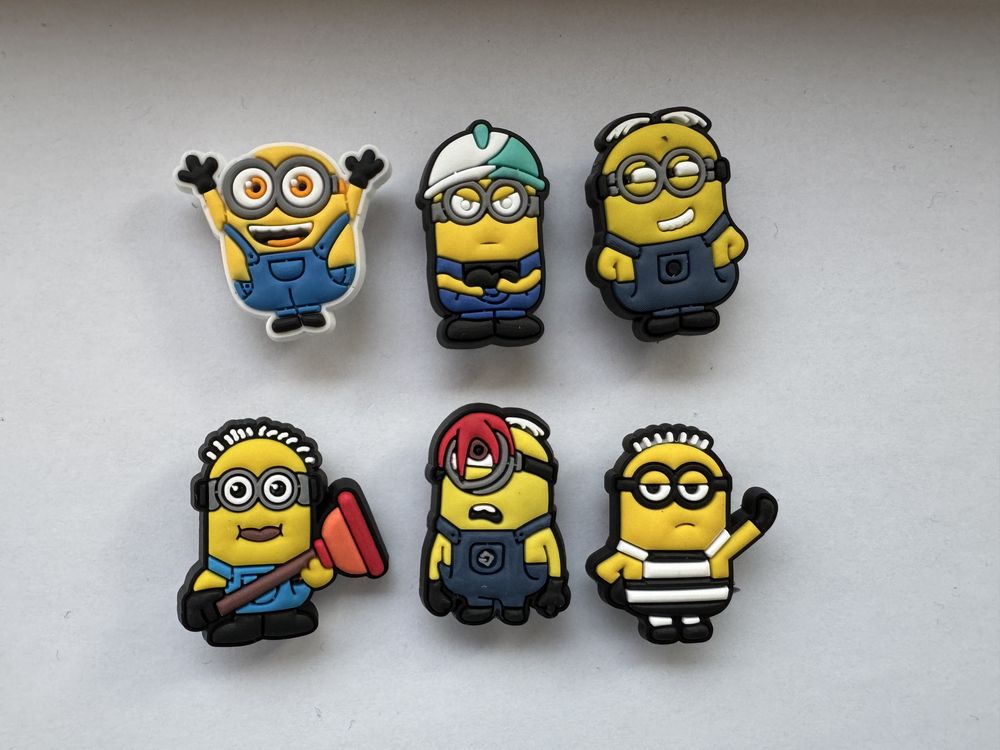 Charms Crocs Minions przypinki nowe