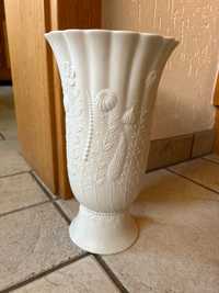 Bisquit porcelanowy wazon na kwiaty autorstwa Martina Freyera Kaiser