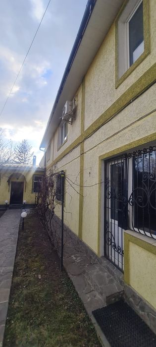 Продаж, територія 40 с+будівлі 1441 кв.м.