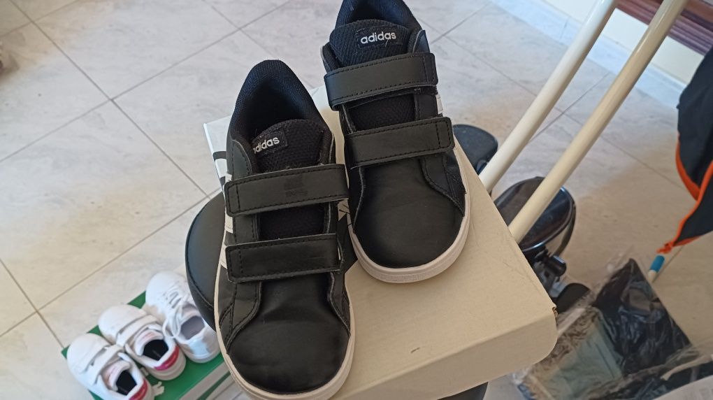 Tenis menina Adidas