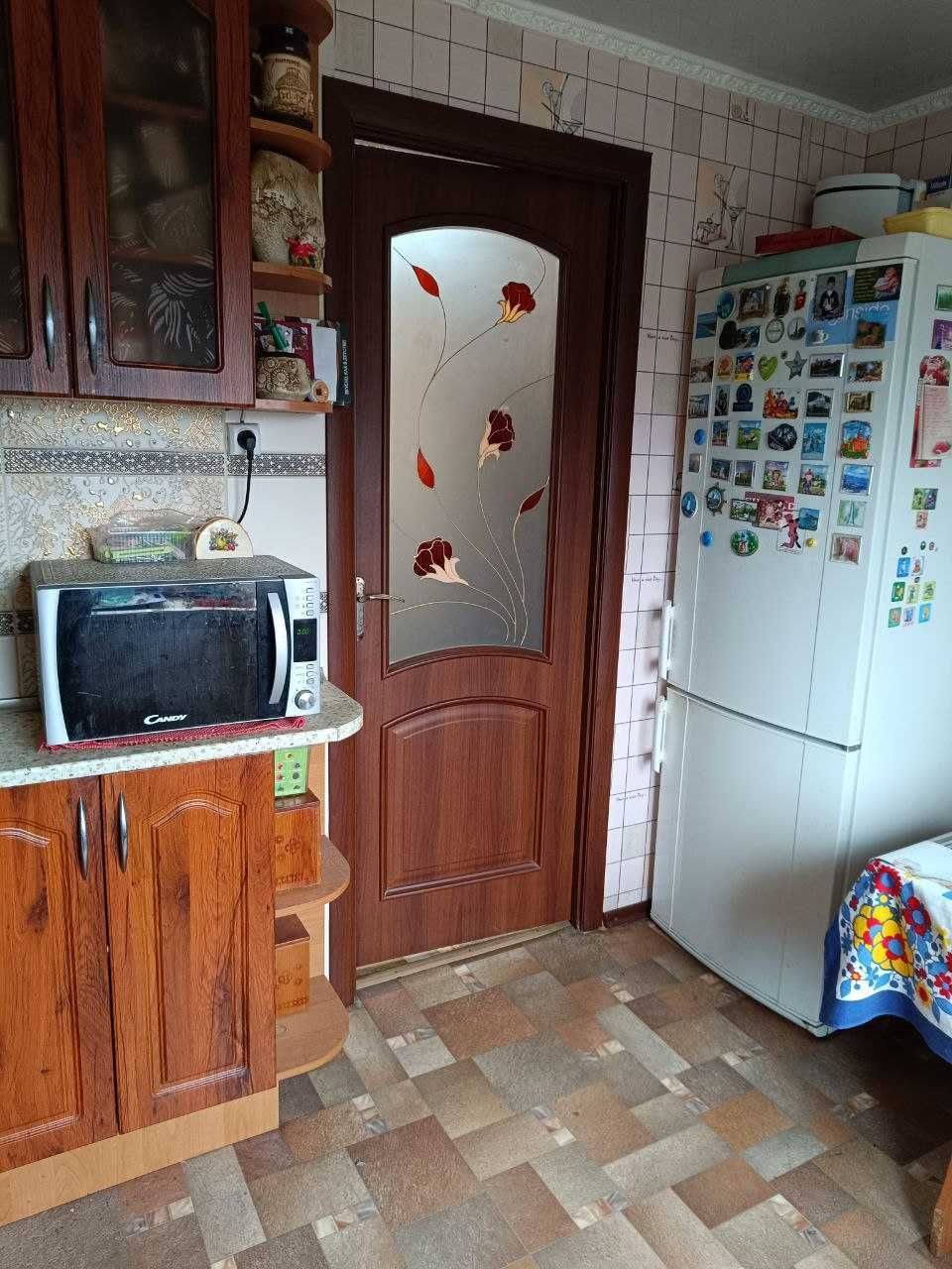 Продам  3-х комнатную квартиру по ул.Светлой